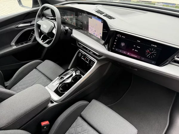 Audi Q5 TFSI 150kW 4X4 S-LINE R20 3D!! - foto 37