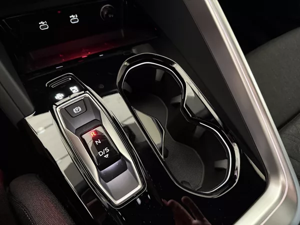 Audi Q5 TFSI 150kW 4X4 S-LINE R20 3D!! - foto 48