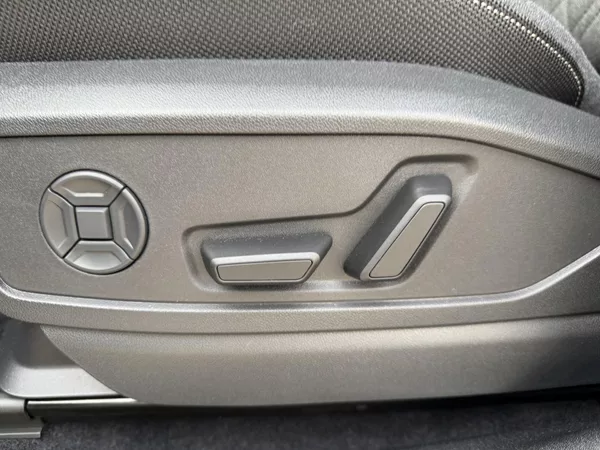 Audi Q5 TDI 150kW 4X4 S-LINE R20 3D!!! - foto 40