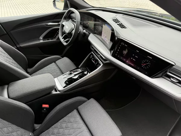 Audi Q5 TDI 150kW 4X4 S-LINE R20 3D!!! - foto 33