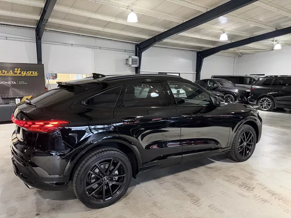 Audi Q5 SB TFSI 150kW 4X4 SLINE R20 3D - foto 10
