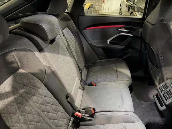 Audi Q5 SB TFSI 150kW 4X4 SLINE R20 3D - foto 27
