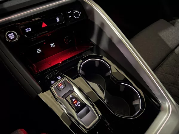 Audi Q5 SB TFSI 150kW 4X4 SLINE R20 3D - foto 37
