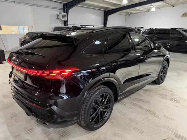 Audi Q5 SB TFSI 150kW 4X4 SLINE R20 3D - foto 9