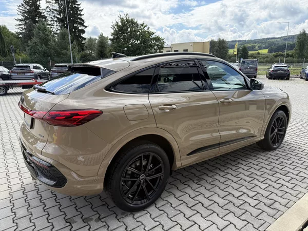 Audi Q5 SB TDI 150kW 4X4 S-LINE R20 3D - foto 12