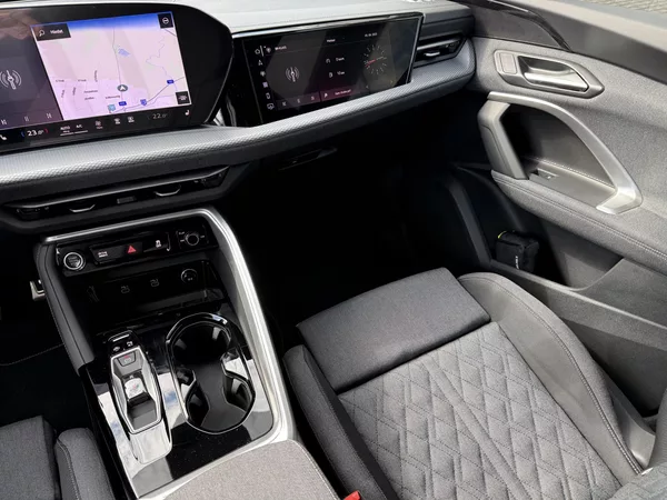 Audi Q5 SB TDI 150kW 4X4 S-LINE R20 3D - foto 28