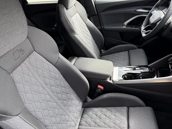Audi Q5 SB TDI 150kW 4X4 S-LINE R20 3D - foto 37
