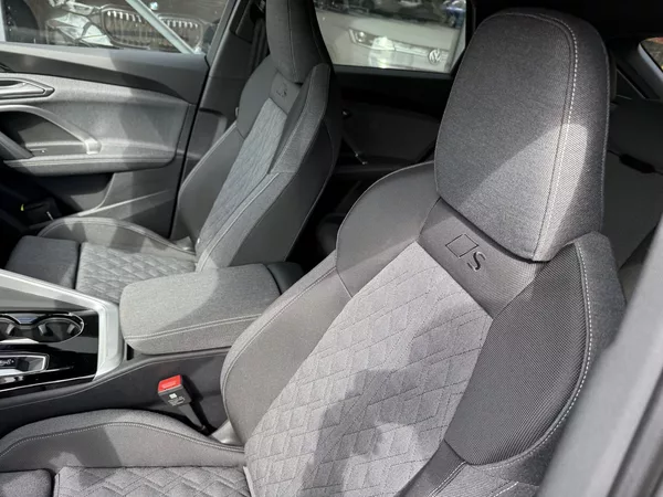 Audi Q5 SB TDI 150kW 4X4 S-LINE R20 3D - foto 42