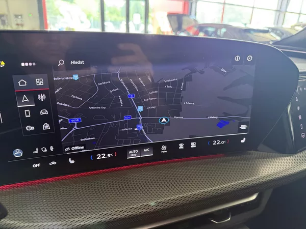 Audi Q5 SB TDI 150kW 4X4 S-LINE R20 3D - foto 51