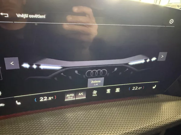 Audi Q5 SB TDI 150kW 4X4 S-LINE R20 3D - foto 55