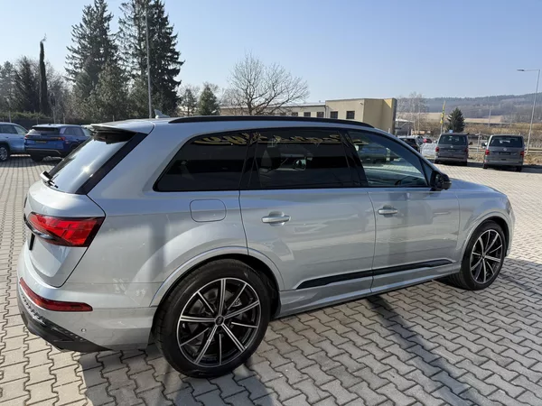 Audi Q7 50TDI 210kW S-LINE 7MÍST NZN!! - foto 13