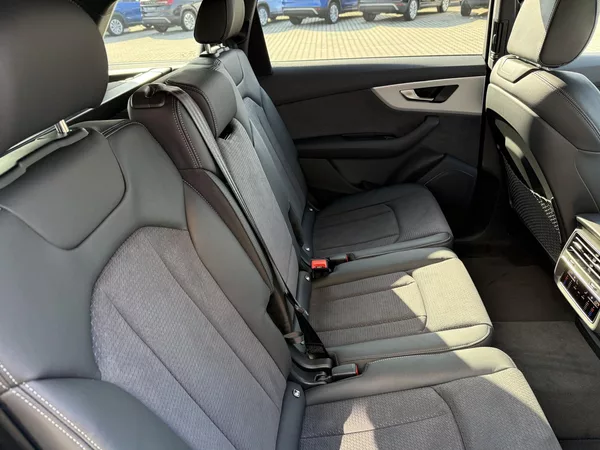 Audi Q7 50TDI 210kW S-LINE 7MÍST NZN!! - foto 36