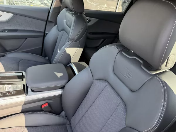 Audi Q7 50TDI 210kW S-LINE 7MÍST NZN!! - foto 44