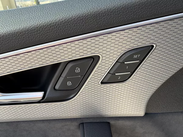 Audi Q7 50TDI 210kW S-LINE 7MÍST NZN!! - foto 45