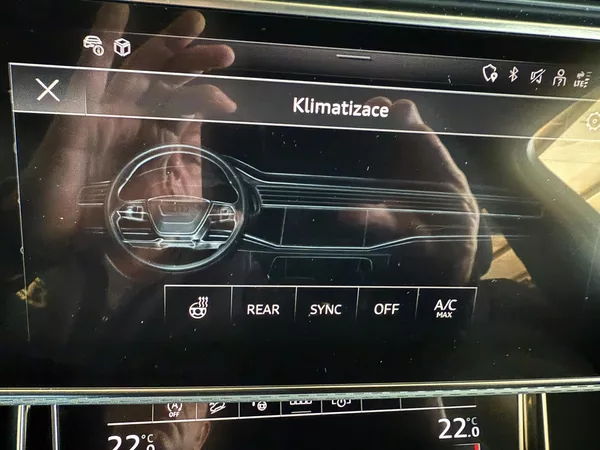 Audi Q7 50TDI 210kW S-LINE 7MÍST NZN!! - foto 53