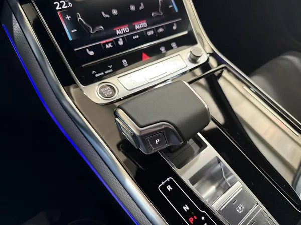 Audi Q7 50TDI 210kW S-LINE 7MÍST NZN!! - foto 56