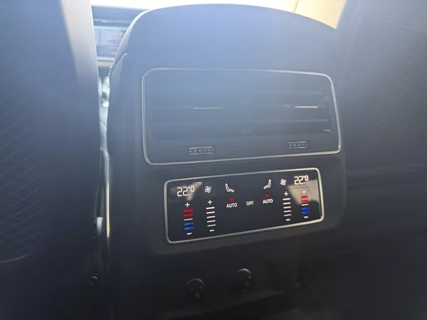 Audi Q7 50TDI 210kW S-LINE GRAVITY LED - foto 26