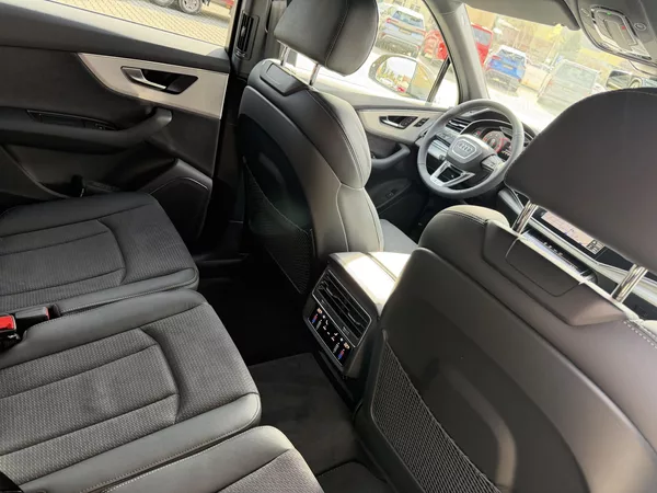 Audi Q7 50TDI 210kW S-LINE GRAVITY ASS - foto 30