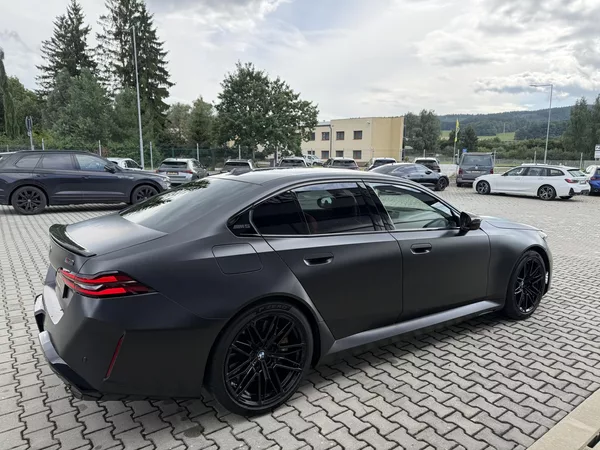 BMW M5 ULTIMATE FROZEN DEEP KARBON CZ - foto 11