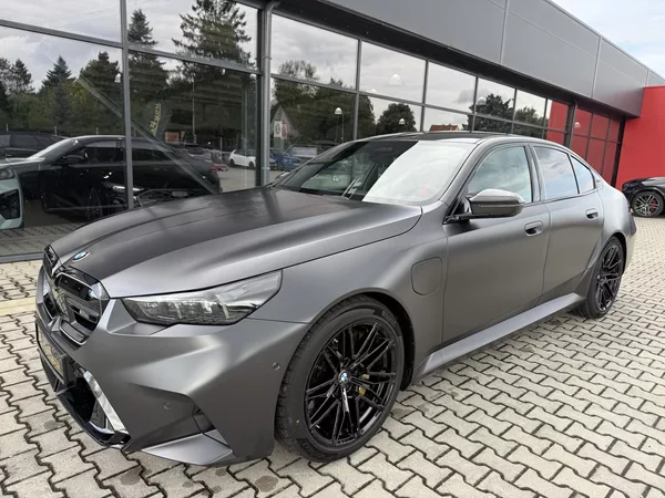 BMW M5 ULTIMATE FROZEN DEEP KARBON CZ - foto 2