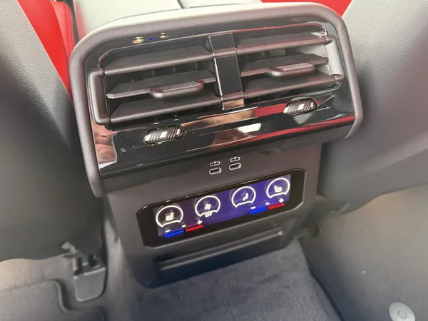 BMW M5 ULTIMATE FROZEN DEEP KARBON CZ - foto 28