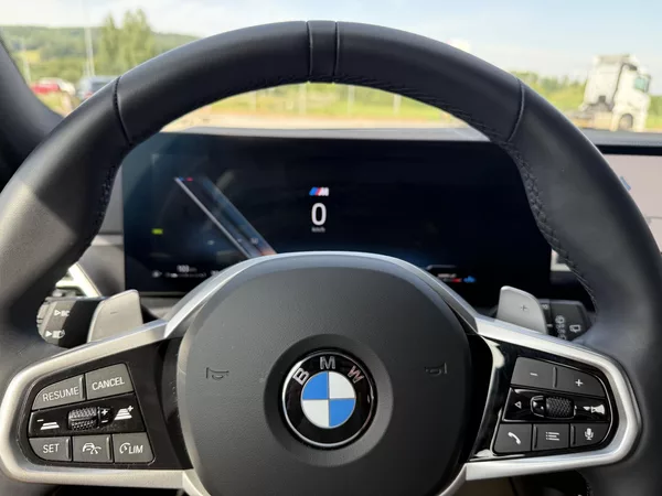 BMW Řada 3 330i XDRIVE 180kW M-PAKET TOP! - foto 34
