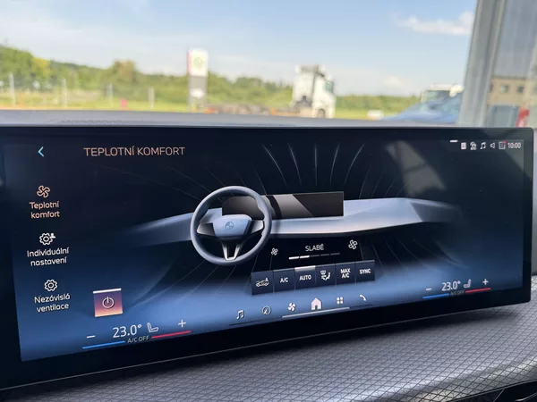 BMW Řada 3 330i XDRIVE 180kW M-PAKET TOP! - foto 39