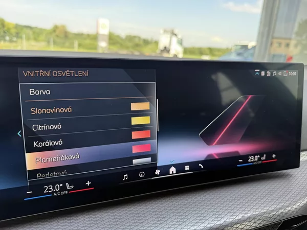 BMW Řada 3 330i XDRIVE 180kW M-PAKET TOP! - foto 42