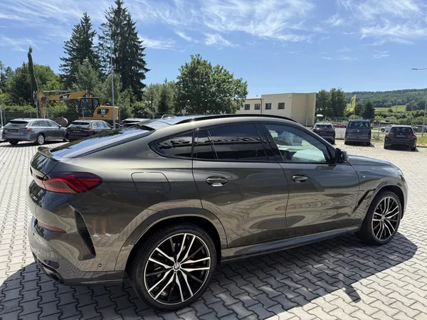 BMW X6 30XD 210kW M-PAKET R22 BLACK!! - foto 12