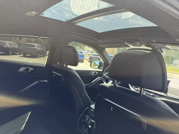 BMW X6 30XD 210kW M-PAKET R22 BLACK!! - foto 35