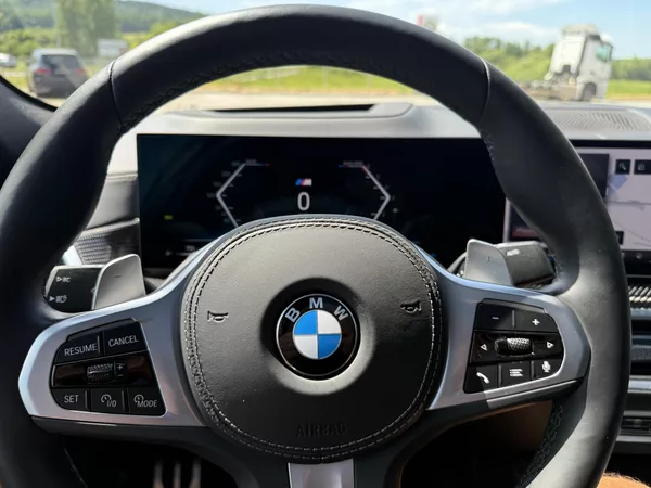 BMW X6 30XD 210kW M-PAKET R22 BLACK!! - foto 47