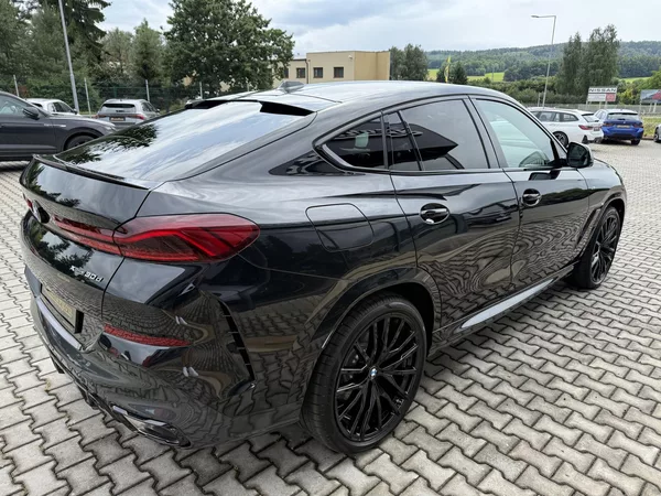 BMW X6 30XD 210kW M-PAKET VZDUCH HK!! - foto 11