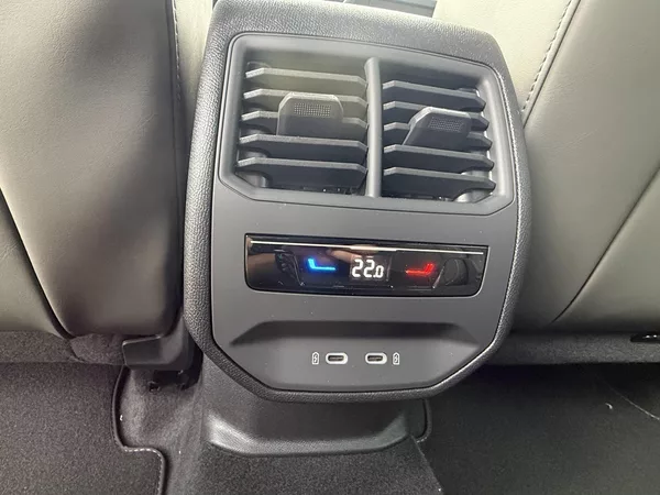 Cupra Formentor 2.0TDI TRIBE 150k DSG ZÁRUKA 5 - foto 19