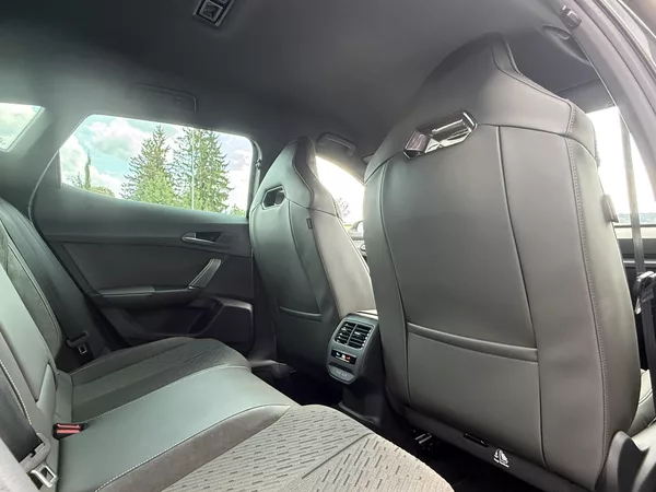 Cupra Formentor 2.0TDI TRIBE 150k DSG ZÁRUKA 5 - foto 21