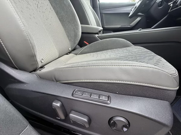 Cupra Formentor 2.0TDI TRIBE 150k DSG ZÁRUKA 5 - foto 23