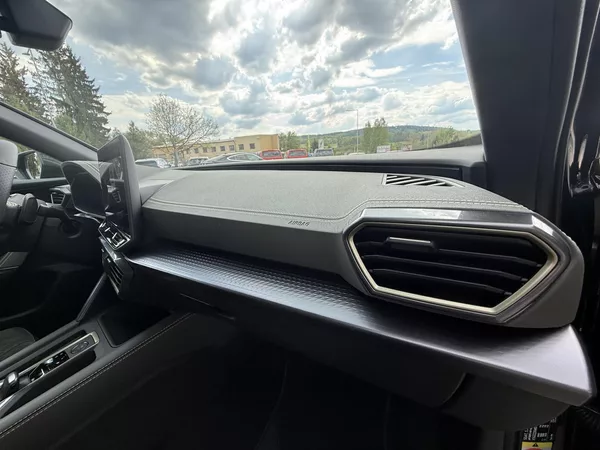 Cupra Formentor 2.0TDI TRIBE 150k DSG ZÁRUKA 5 - foto 25