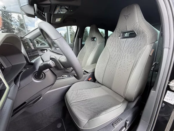 Cupra Formentor 2.0TDI TRIBE 150k DSG ZÁRUKA 5 - foto 26