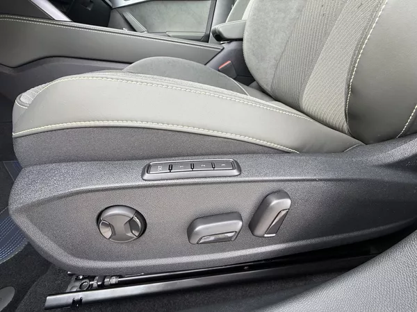Cupra Formentor 2.0TDI TRIBE 150k DSG ZÁRUKA 5 - foto 27