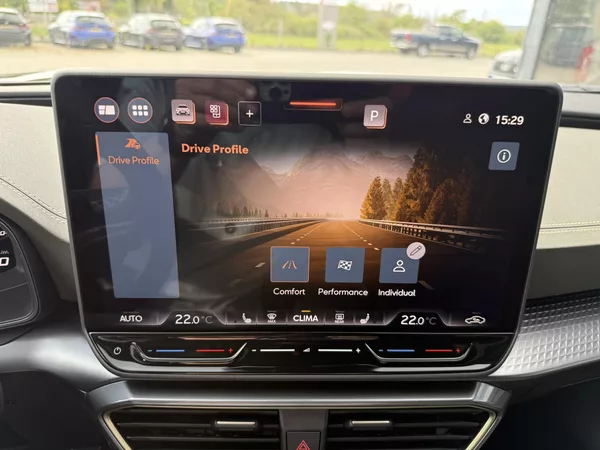Cupra Formentor 2.0TDI TRIBE 150k DSG ZÁRUKA 5 - foto 30