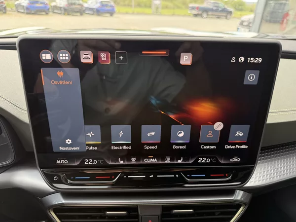 Cupra Formentor 2.0TDI TRIBE 150k DSG ZÁRUKA 5 - foto 31