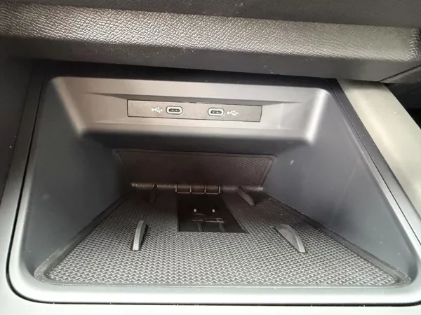 Cupra Formentor 2.0TDI TRIBE 150k DSG ZÁRUKA 5 - foto 39