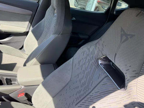 Cupra Formentor 2.0TDI TRIBE 150k DSG ZÁRUKA 5 - foto 37