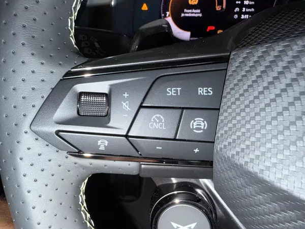 Cupra Formentor 2.0TDI TRIBE 150k DSG ZÁRUKA 5 - foto 45