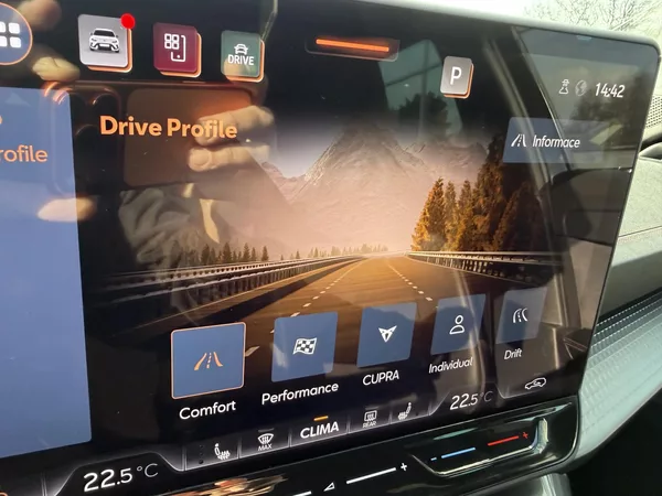 Cupra Leon VZ 2.0TSI 245kW 4X4 SP DSG TOP - foto 41
