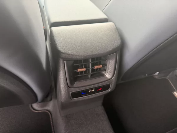 Cupra Terramar 2.0TSI 150kW 4WD R20 NT ZÁR 5L - foto 20