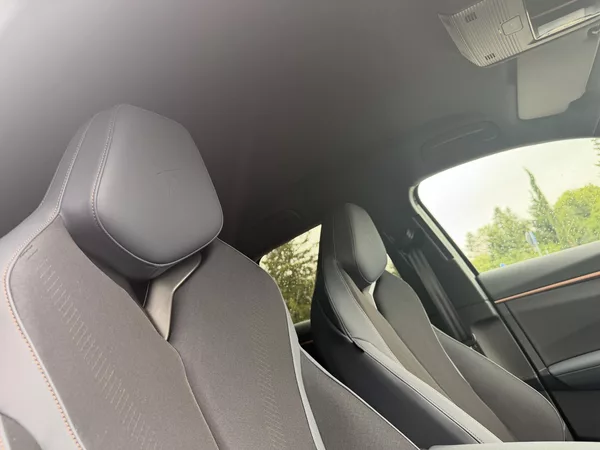 Cupra Terramar 2.0TSI 150kW 4WD R20 NT ZÁR 5L - foto 28