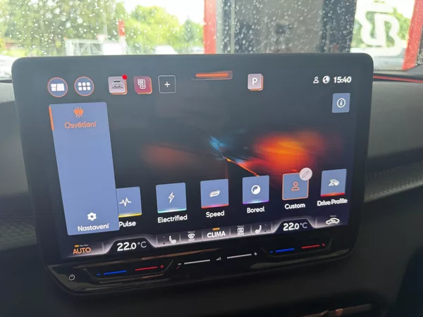 Cupra Terramar 2.0TSI 150kW 4WD R20 NT ZÁR 5L - foto 35