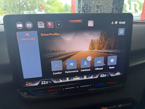 Cupra Terramar 2.0TSI 150kW 4WD R20 NT ZÁR 5L - foto 36