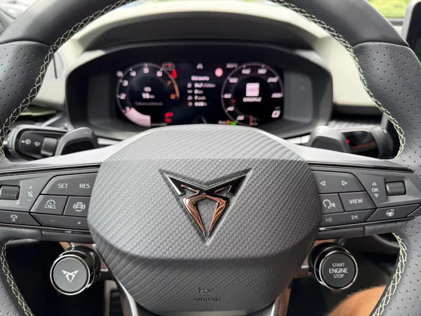 Cupra Terramar 2.0TSI 150kW 4WD TRIBE TZ R20! - foto 40