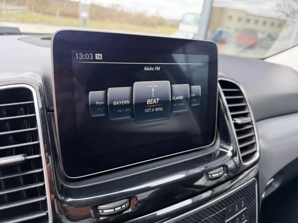 Mercedes-Benz GLE 43 AMG 287kW 4 MATIC PANORAMA! - foto 34